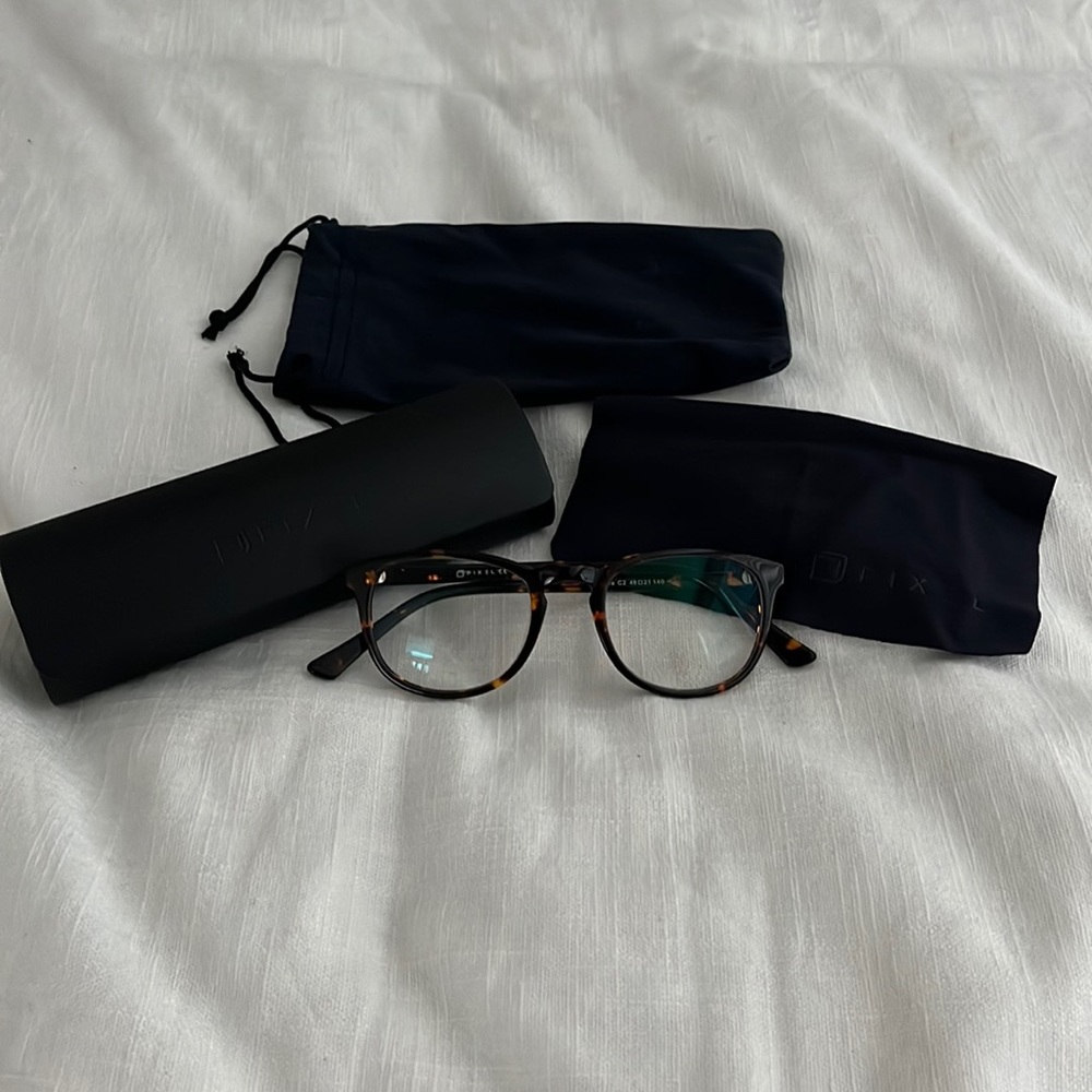 Pixel Bluelight glasses style name: Capri color: Tortoise